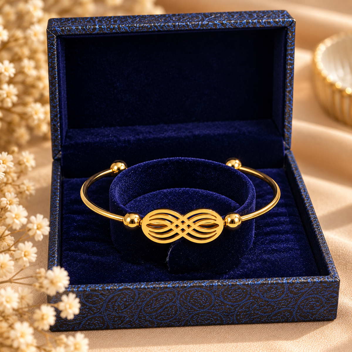 Infinity Bangle – Gold perfume by Mehervaan